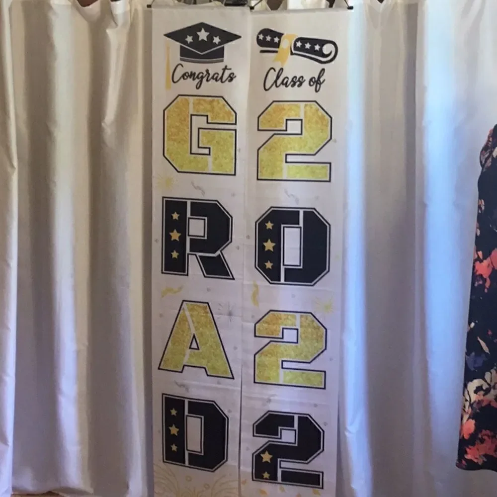New stock graduation banner in polyester material hangers on both ends